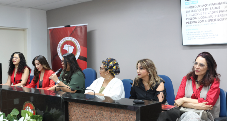 Fotografia de participantes da mesa de abertura