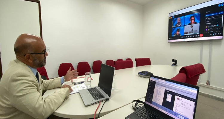 Fotografia do PJ Westei Conde em reunião virtual com integrantes da ONU